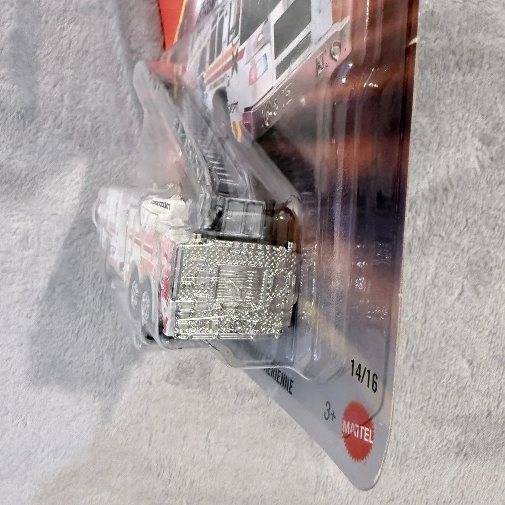 Matchbox Working Rigs Pierce Quantum Aerial Ladder Fire Truck 14/16 Diecast 1:64